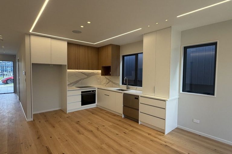 Photo of property in 17 Mahinga Kai Road, Orewa, 0931