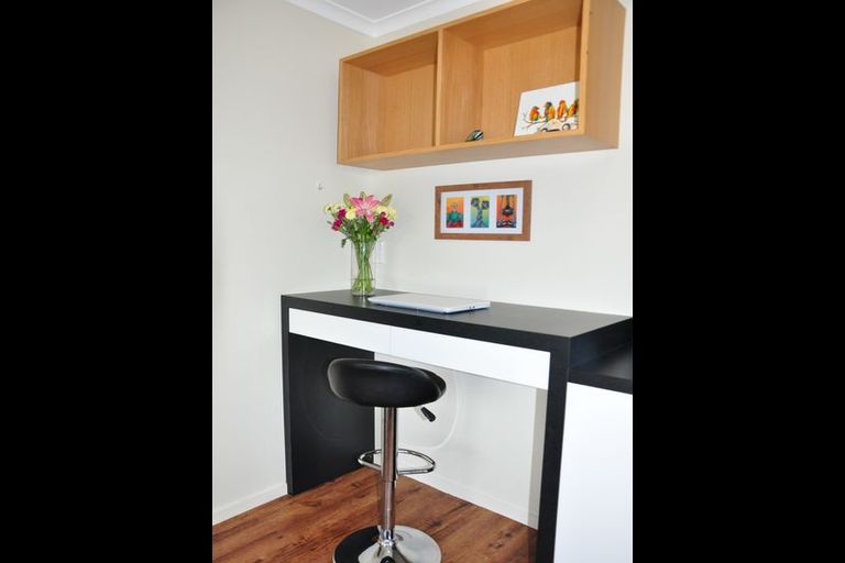 Photo of property in 5 Baton Place, Highbury, Palmerston North, 4412