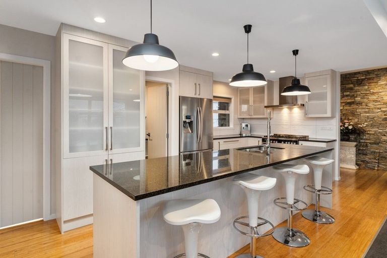 Photo of property in 96 The Drive, Paraparaumu Beach, Paraparaumu, 5032