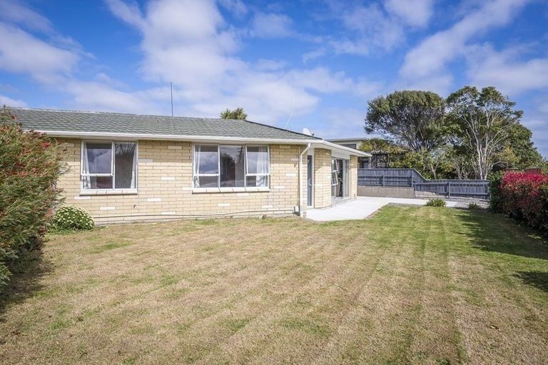 Photo of property in 86 Gray Avenue, Paraparaumu Beach, Paraparaumu, 5032