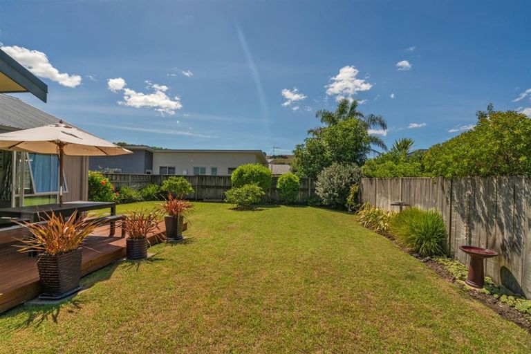 Photo of property in 9 Wells Place, Whitianga, 3510