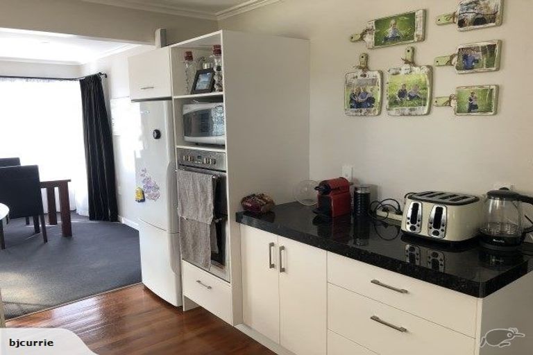Photo of property in 16 Aspiring Avenue, Milson, Palmerston North, 4414