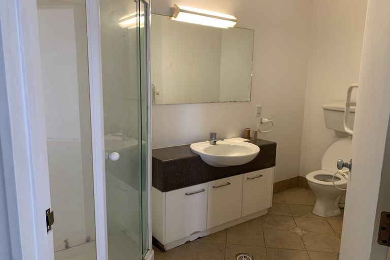 Photo of property in 16/15 Clearwater Cove, West Harbour, Auckland, 0618