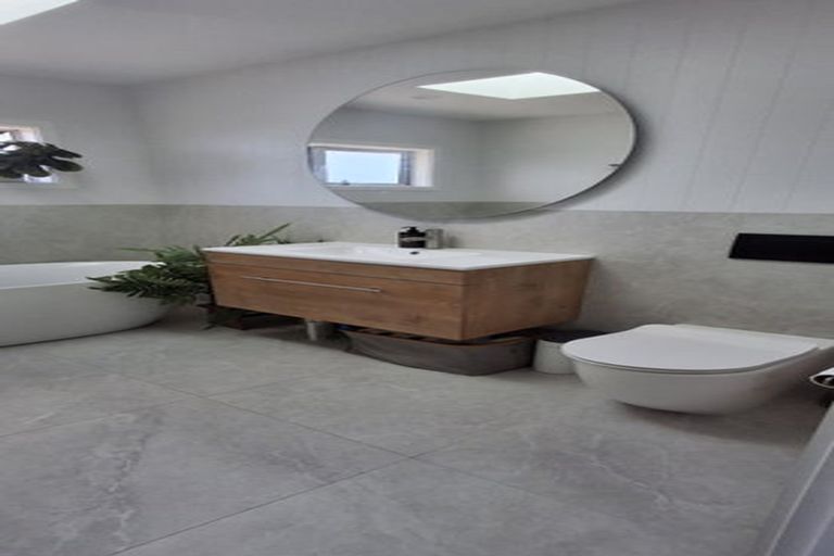 Photo of property in 117 Tiroroa Avenue, Te Atatu South, Auckland, 0610