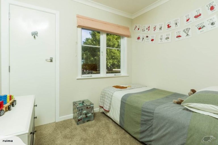 Photo of property in 1/472 East Coast Road, Windsor Park, Auckland, 0630