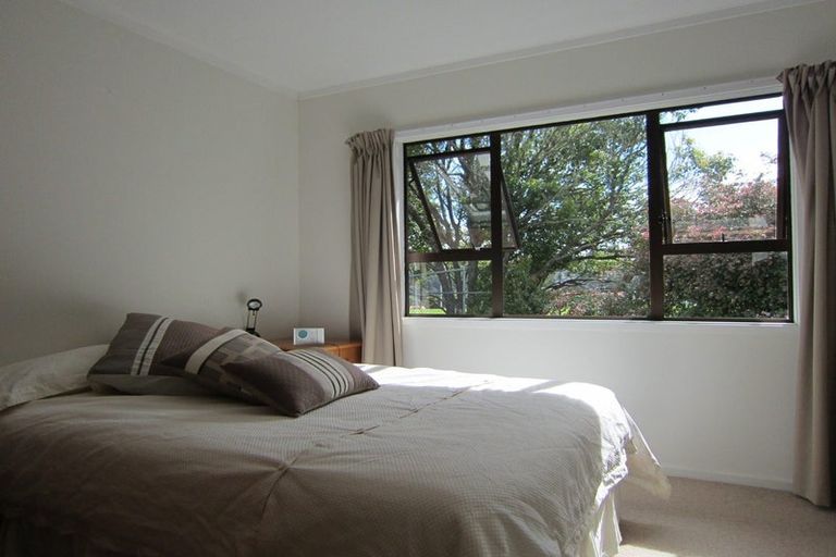 Photo of property in 1/7 Waverley Avenue, Glenfield, Auckland, 0629