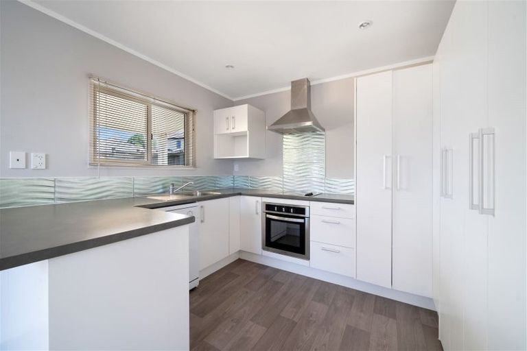 Photo of property in 56 Makora Road, Massey, Auckland, 0614