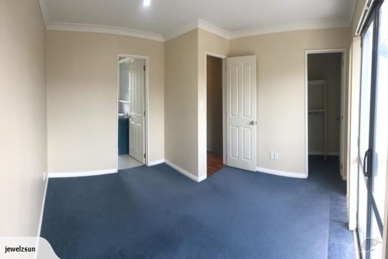 Photo of property in 2/49 College Road, Northcote, Auckland, 0627