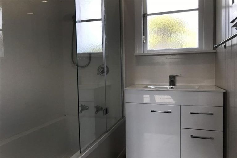 Photo of property in 113 Bowhill Road, New Brighton, Christchurch, 8083