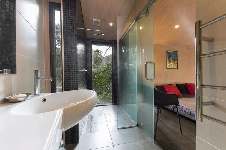 Photo of property in 53 Karekare Road, Karekare, New Lynn, 0772