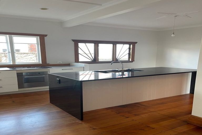 Photo of property in 16 Kensington Avenue, Petone, Lower Hutt, 5012