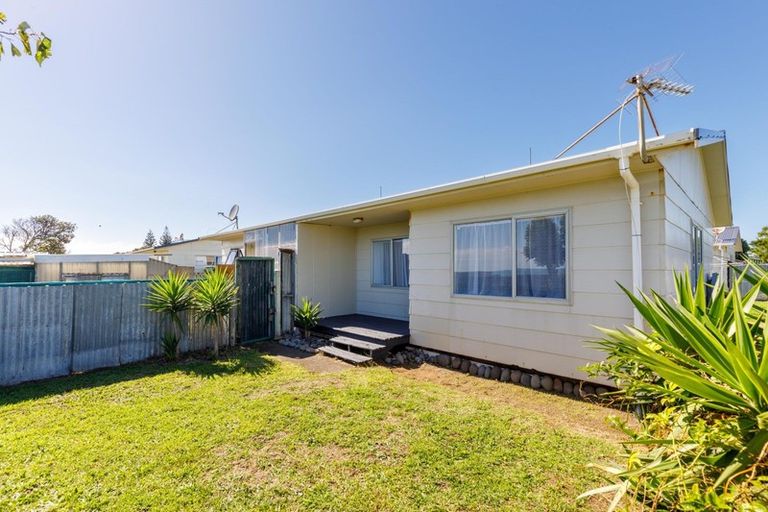 Photo of property in 70 Hume Street, Waitara, 4320