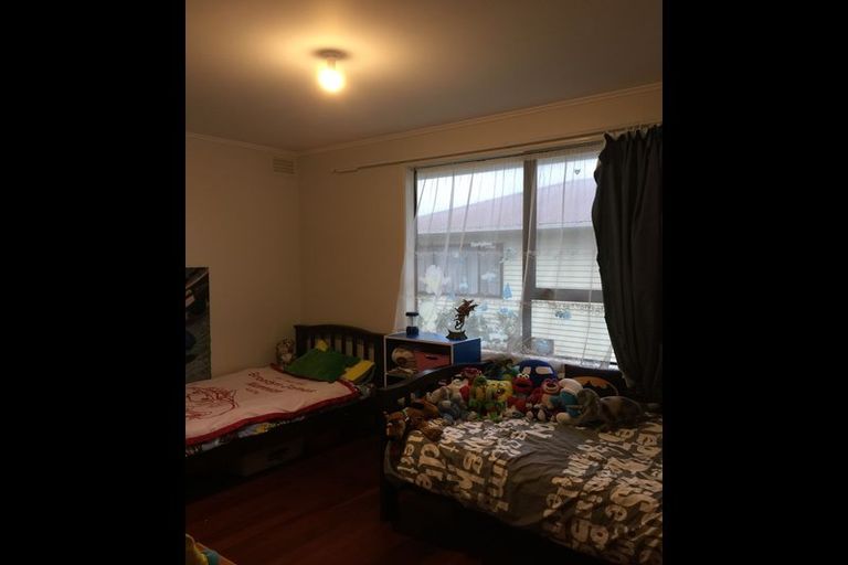 Photo of property in 34 Kirrie Avenue, Te Atatu South, Auckland, 0610