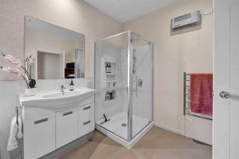 Photo of property in 10 Sampson Avenue, Waiwhakaiho, New Plymouth, 4312