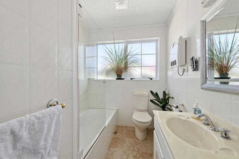 Photo of property in 79 California Drive, Totara Park, Upper Hutt, 5018