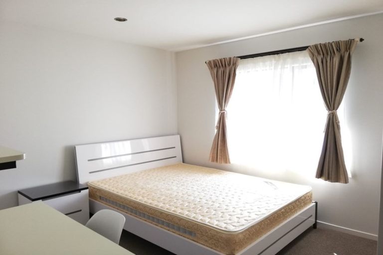 Photo of property in 16 Lomas Way, Albany, Auckland, 0632