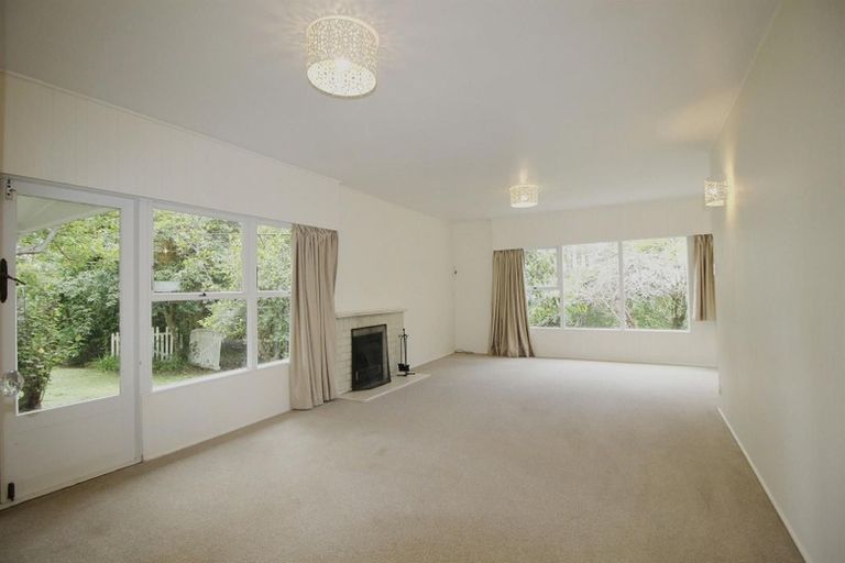 Photo of property in 208 Godley Road, Titirangi, Auckland, 0604