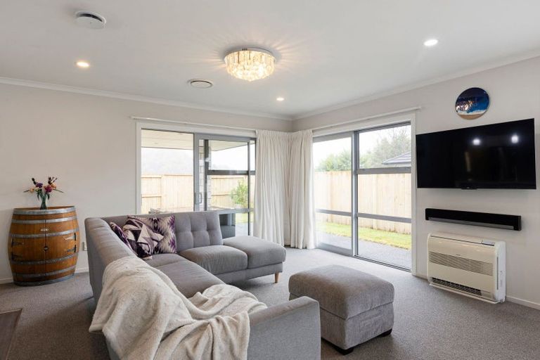 Photo of property in 16 Oolong Court, Huntington, Hamilton, 3210