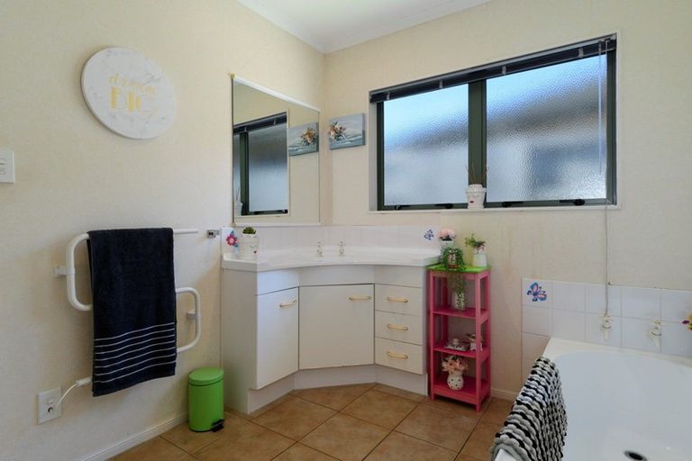 Photo of property in 8 Brackenburn Drive, Ohauiti, Tauranga, 3112