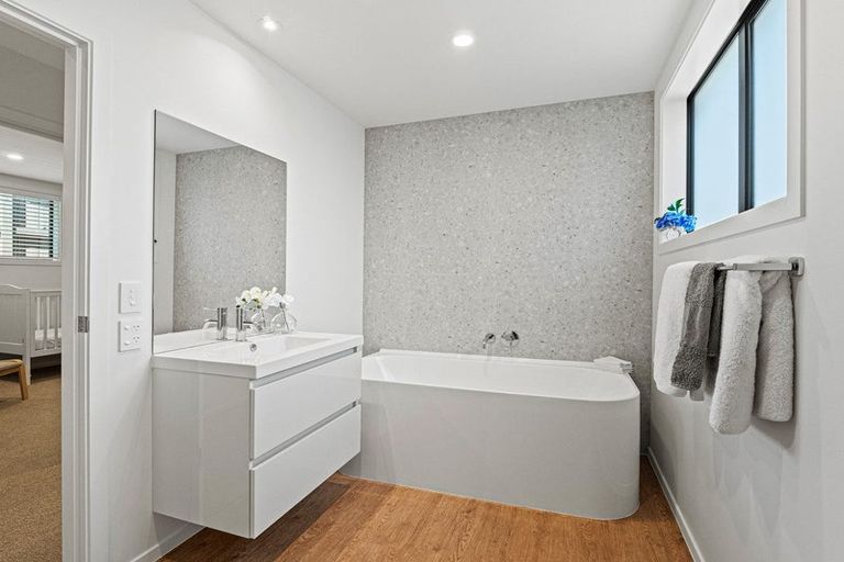 Photo of property in 11 Till Street, Jacks Point, 9371