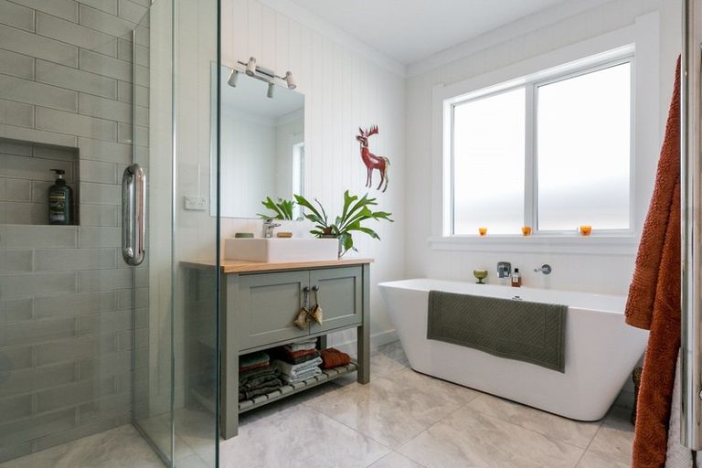 Photo of property in 18 Reynolds Road, Havelock North, 4130