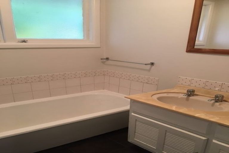 Photo of property in 174 Grahams Road, Burnside, Christchurch, 8053