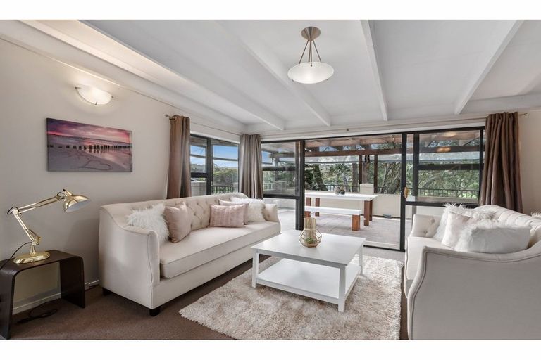 Photo of property in 29 Glencoe Road, Browns Bay, Auckland, 0630