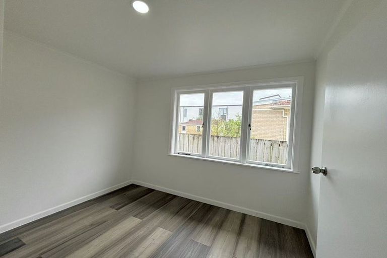 Photo of property in 28 Swanson Road, Henderson, Auckland, 0610