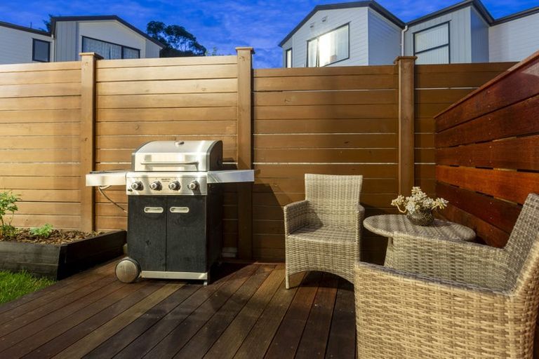 Photo of property in 3b Serrata Place, Browns Bay, Auckland, 0630