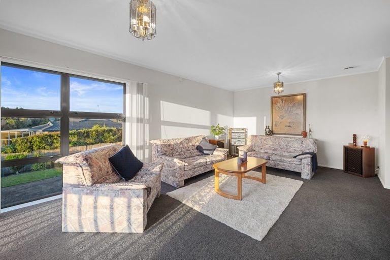 Photo of property in 21 St Annes Crescent, Wattle Downs, Auckland, 2103