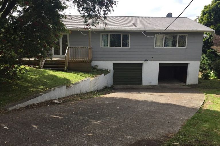 Photo of property in 26 Tawhana Crescent, Red Beach, 0932