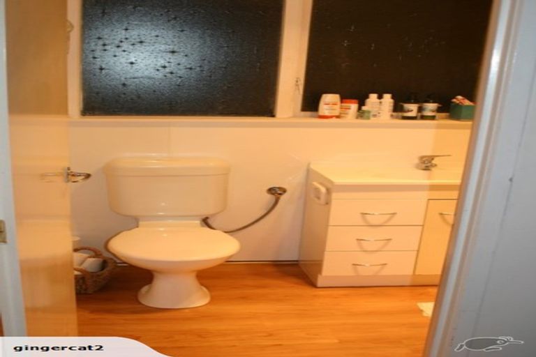 Photo of property in 1/13 Arosa Place, Forrest Hill, Auckland, 0620