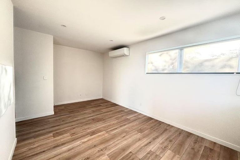 Photo of property in 15 Correa Court, Goodwood Heights, Auckland, 2105