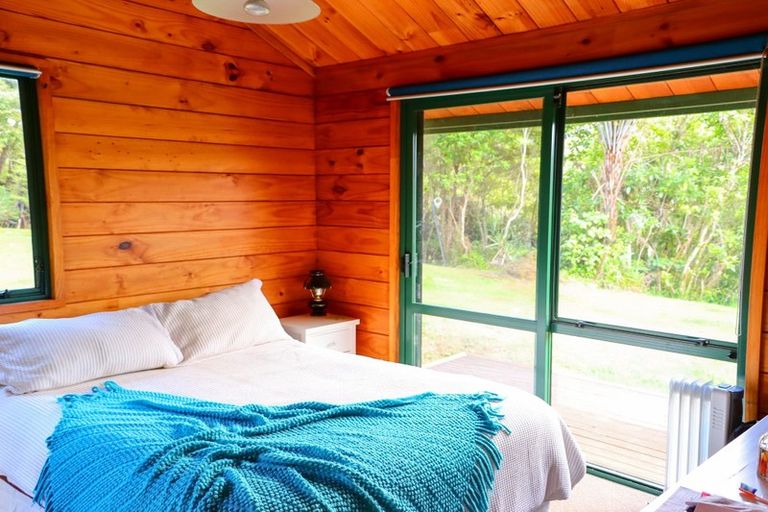 Photo of property in 86 Stoney Creek Drive, Waitakere, Henderson, 0782