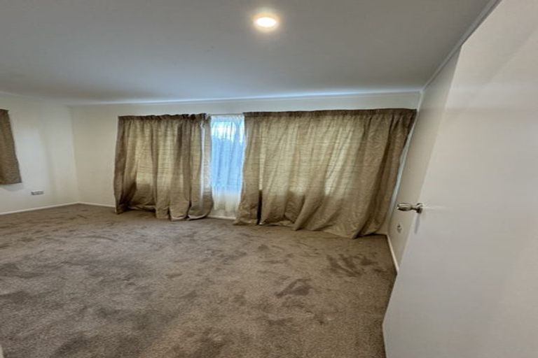 Photo of property in 1/14 Chequers Avenue, Glenfield, Auckland, 0629