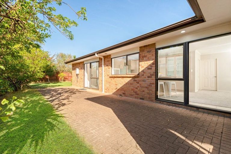 Photo of property in 52 Brookwood Drive, Henderson, Auckland, 0612