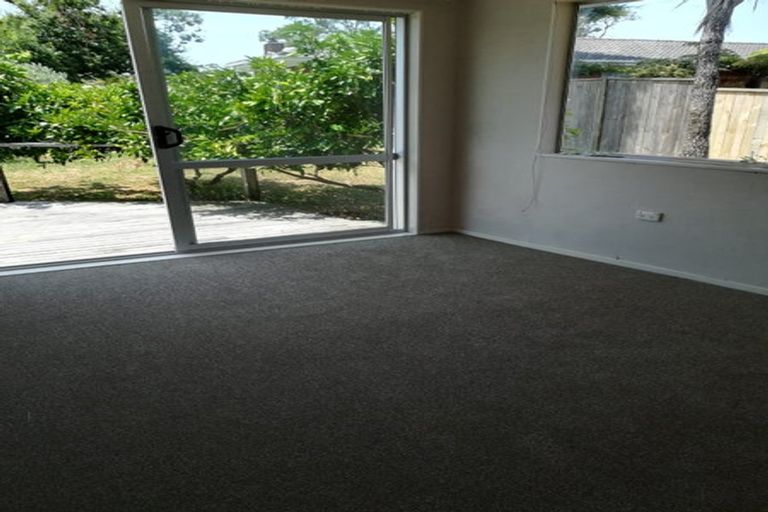 Photo of property in 70 Millbrook Road, Henderson, Auckland, 0612