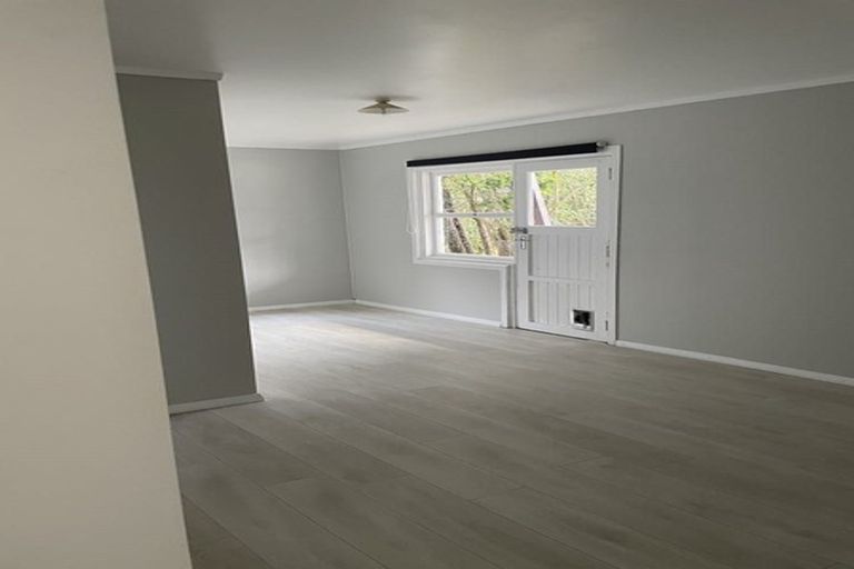 Photo of property in 15 Brunton Place, Glenfield, Auckland, 0629