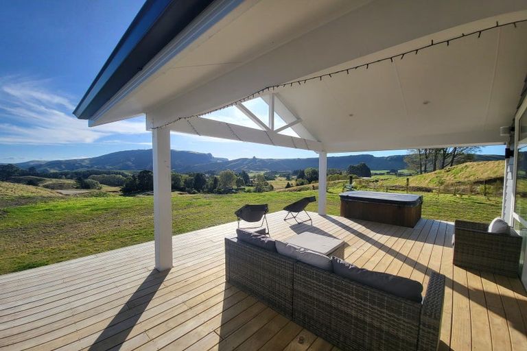 Photo of property in 2 Olsen Place, Kinloch, Taupo, 3385