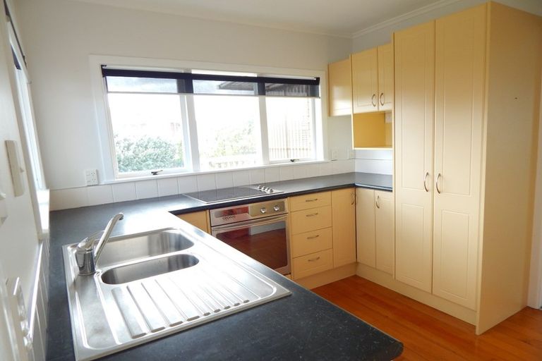 Photo of property in 3/3 Otakau Road, Milford, Auckland, 0620