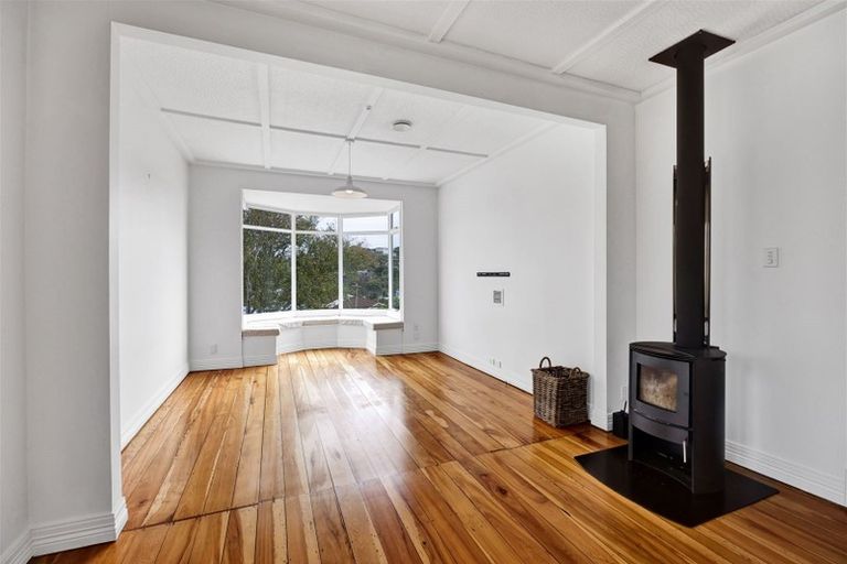 Photo of property in 65 Pioneer Road, Moturoa, New Plymouth, 4310