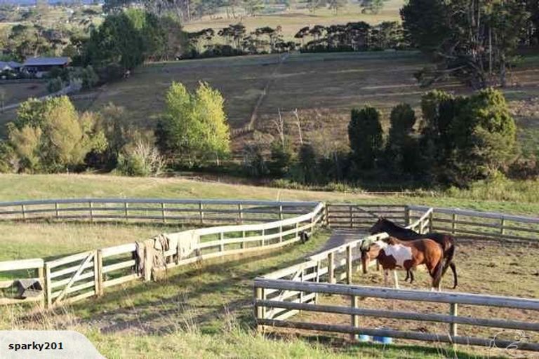 Photo of property in 175 Hanham Road, Kumeu, 0891