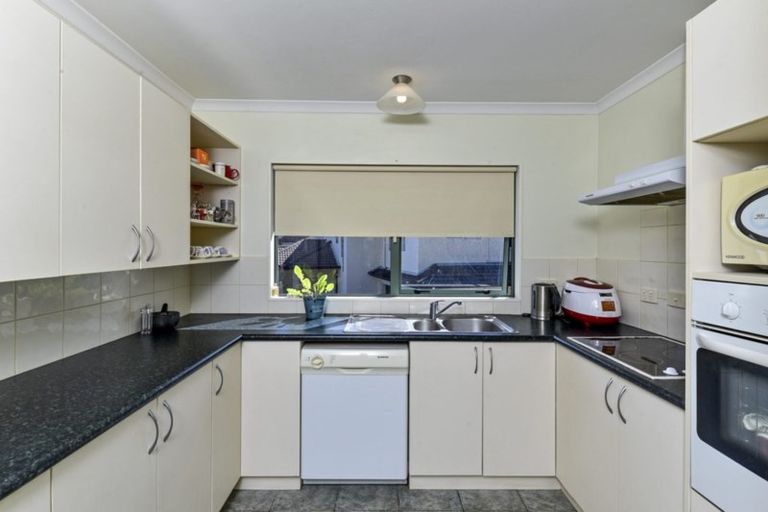 Photo of property in 43 Landvale Court, Browns Bay, Auckland, 0630