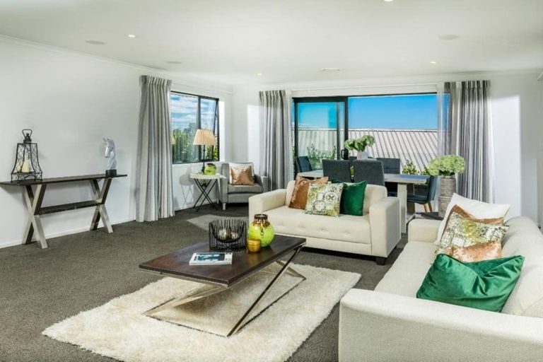 Photo of property in 2 Ruth Craig Place, Stanmore Bay, Whangaparaoa, 0932