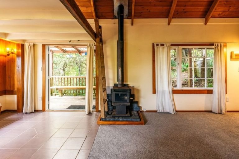 Photo of property in 35 Crescent Road East, Ostend, Waiheke Island, 1081