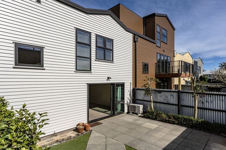 Photo of property in 3/25 Grove Road, Addington, Christchurch, 8024