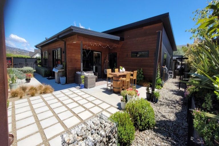 Photo of property in 55 Missy Crescent, Mount Pisa, Cromwell, 9383