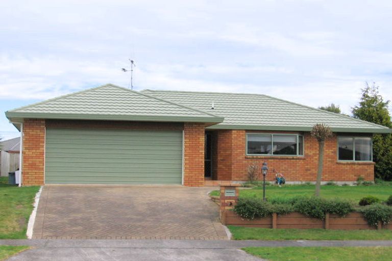 Photo of property in 33 Mangakoea Place, St Andrews, Hamilton, 3200