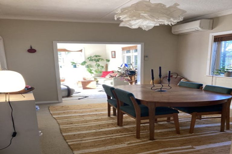 Photo of property in 35 Melrose Road, Island Bay, Wellington, 6023