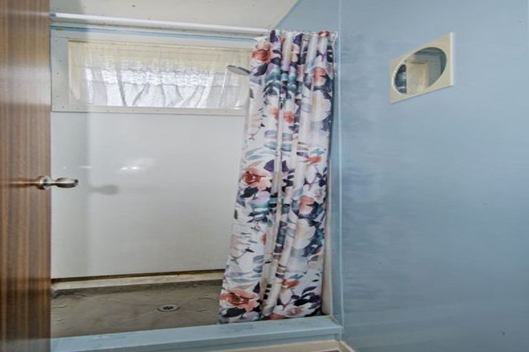 Photo of property in 24 Mountain Road, Morningside, Whangarei, 0110